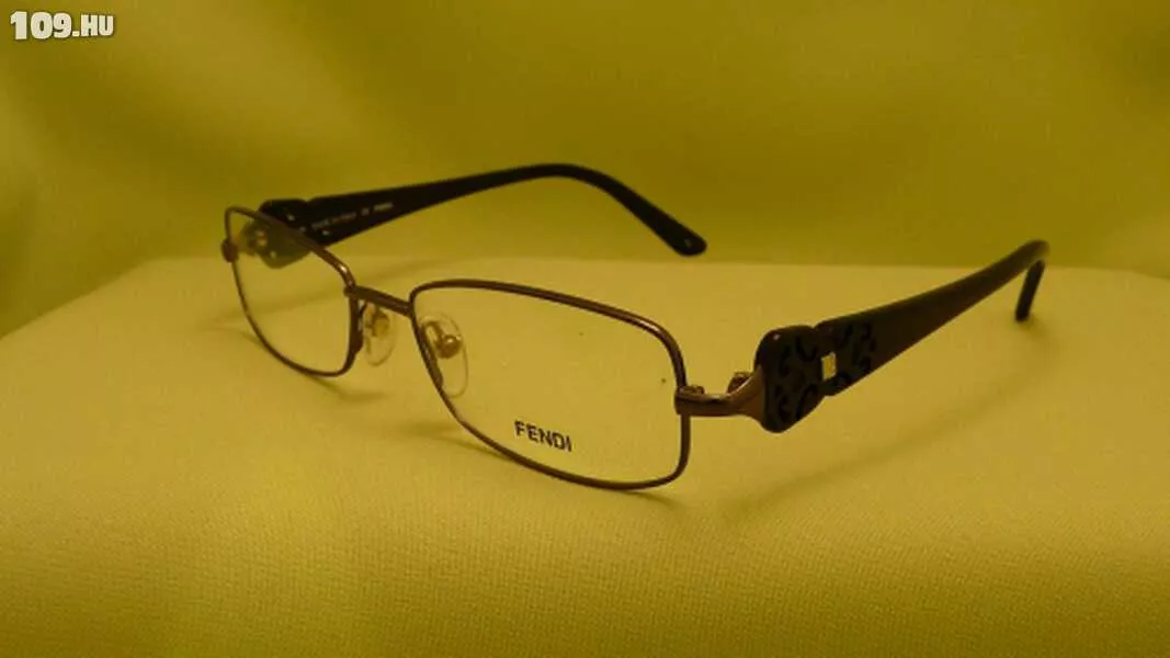 FENDI női szemüvegkeret ezüst/fekete